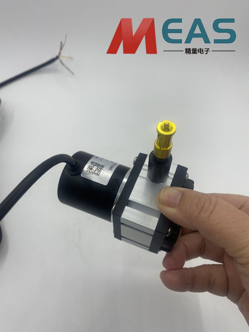 拉線位移編碼器維護(hù)和校準(zhǔn)也是確保長期穩(wěn)定的關(guān)鍵 拉線位移編碼器維護(hù)和校準(zhǔn)也是確保長期穩(wěn)定的關(guān)鍵